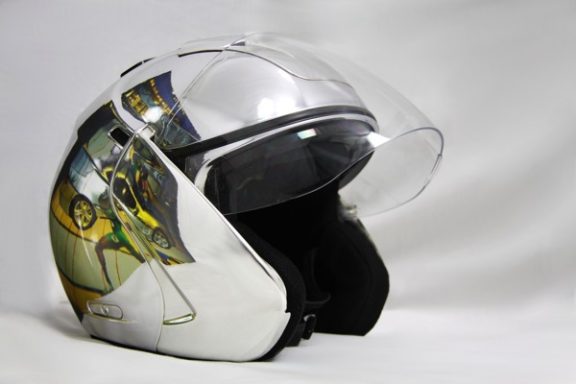 Motorradhelm in Chromoptik lackiert - Hochglanz Chromlack Beschichtung