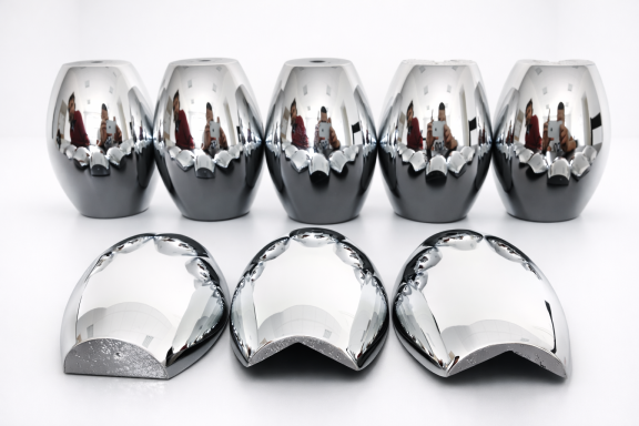 Metalloptik auf Holz - präzise Metallisierung in Chrom- und Goldoptik