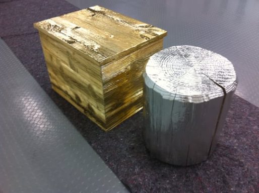 Designer-Holzkisten mit Holzoberflächen, lackiert im LEORON Coating System, metallisiert in Gold- und Chromoptik